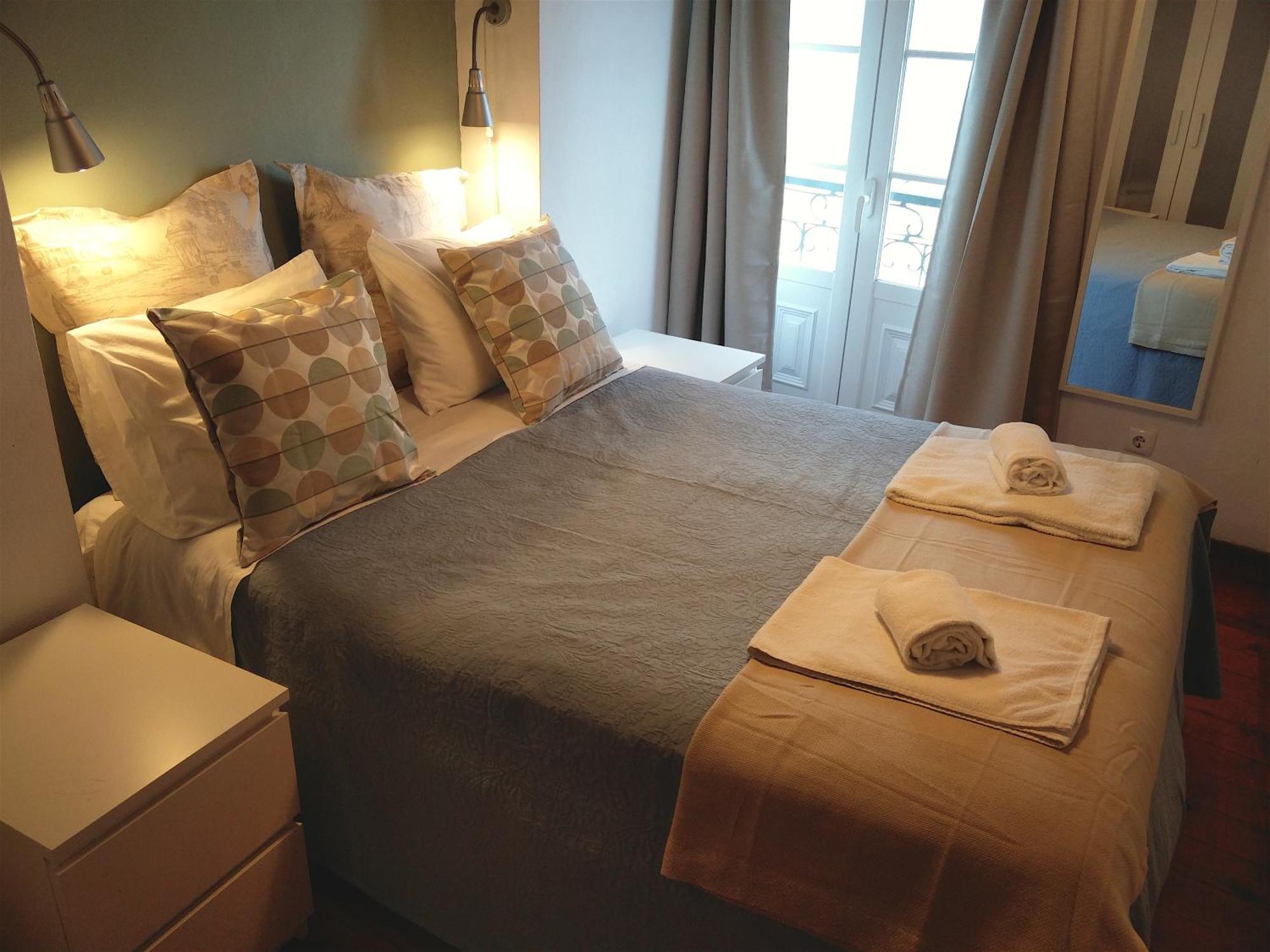 Myplacelisbon - Alfama River View Apartment Rum bild